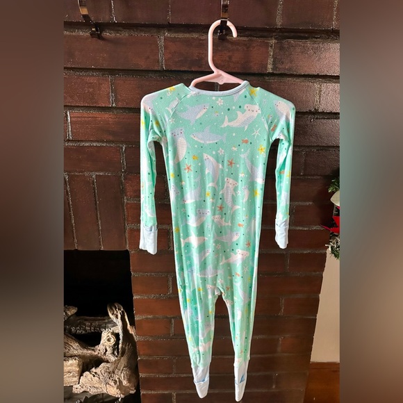 🦈Little Sleepies Shark Soirée Zippy🦈 - Picture 2 of 3